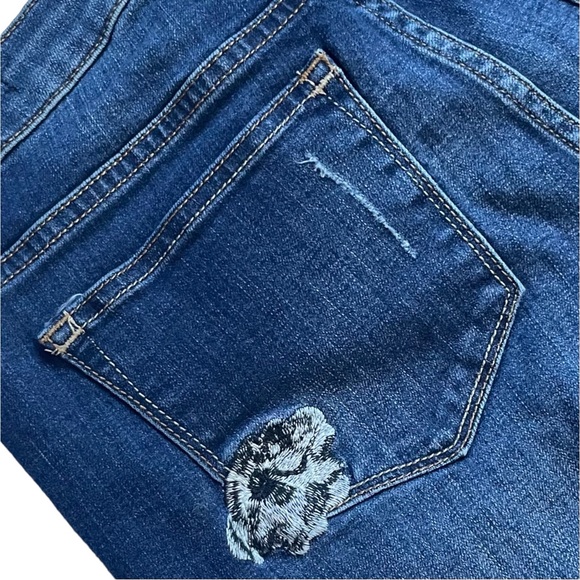 Max Jeans Size 4 Straight Crop Floral Embroidery Raw Hem Distressed Denim Jeans - Picture 9 of 11
